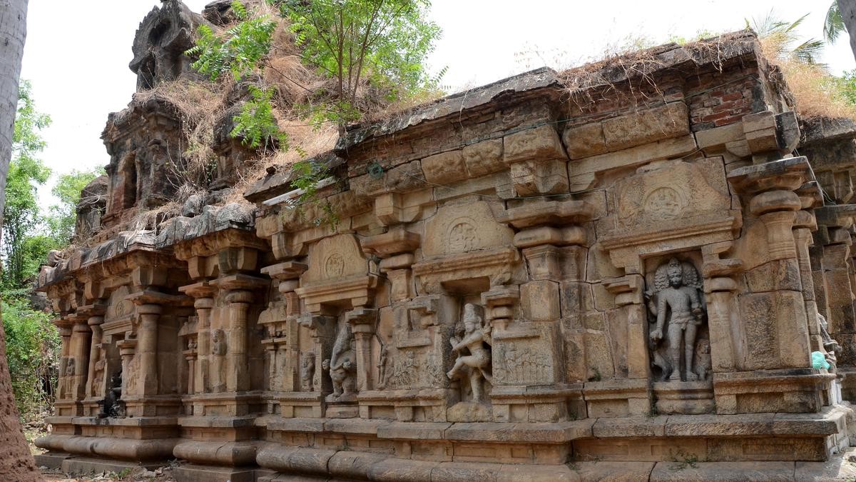 Naganathaswamy Temple at Manambadi UPSC.